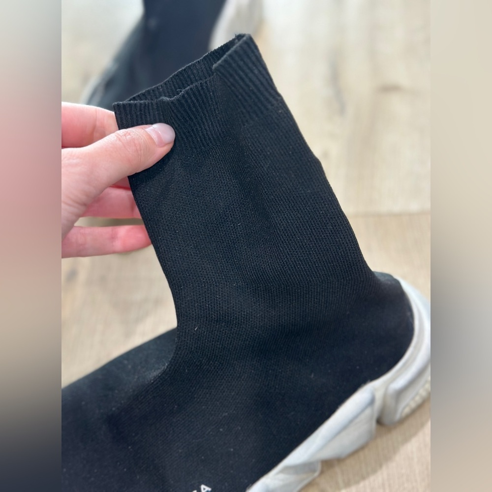 Balenciaga speed trainer in black cloth. Preowned, size 39.‎ - Picture 6 of 11